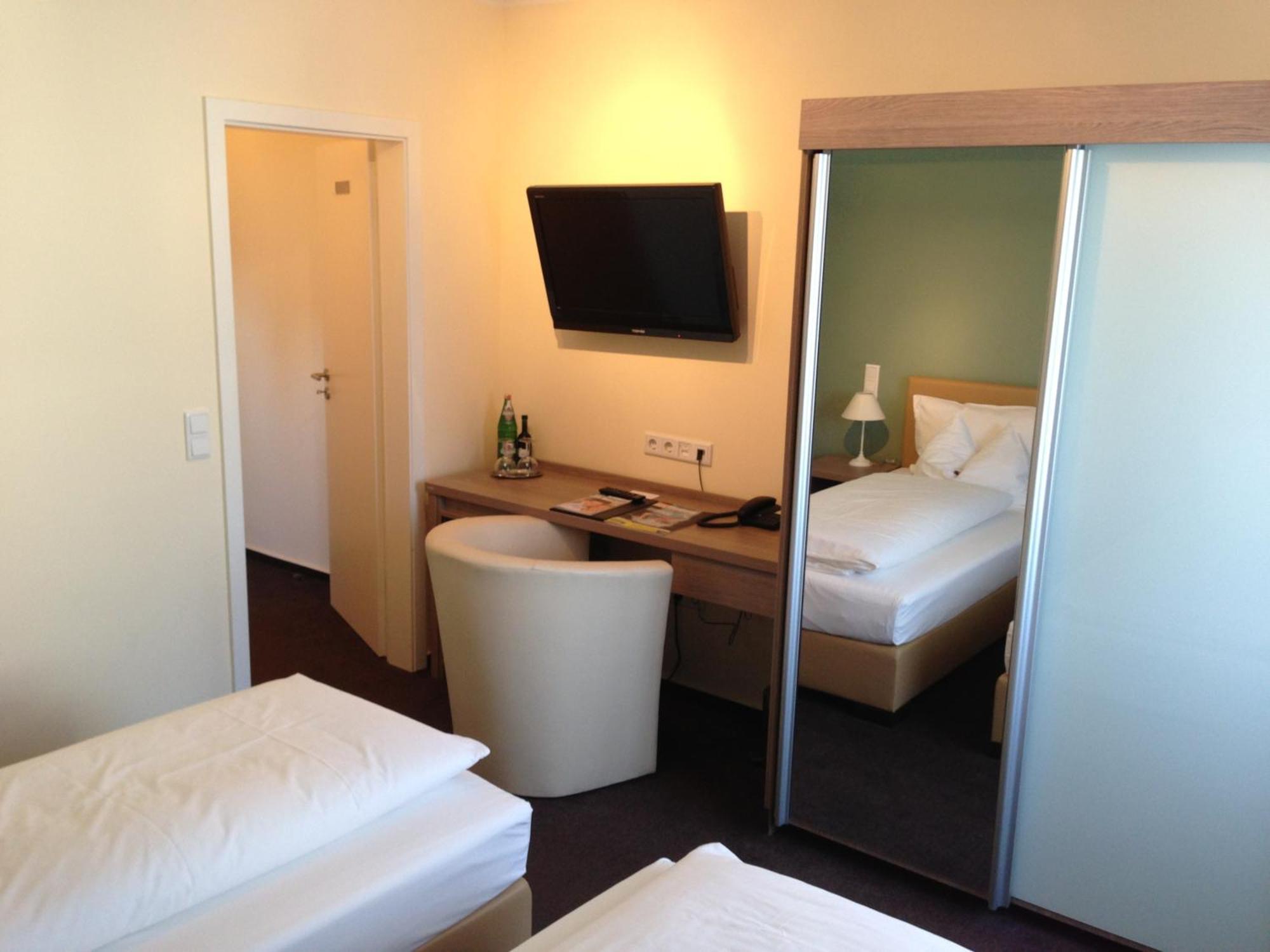 Hotel Destination 21 Дюселдорф Екстериор снимка