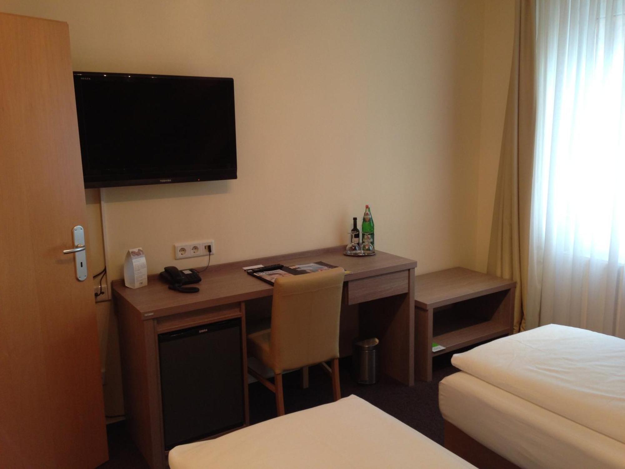 Hotel Destination 21 Дюселдорф Екстериор снимка